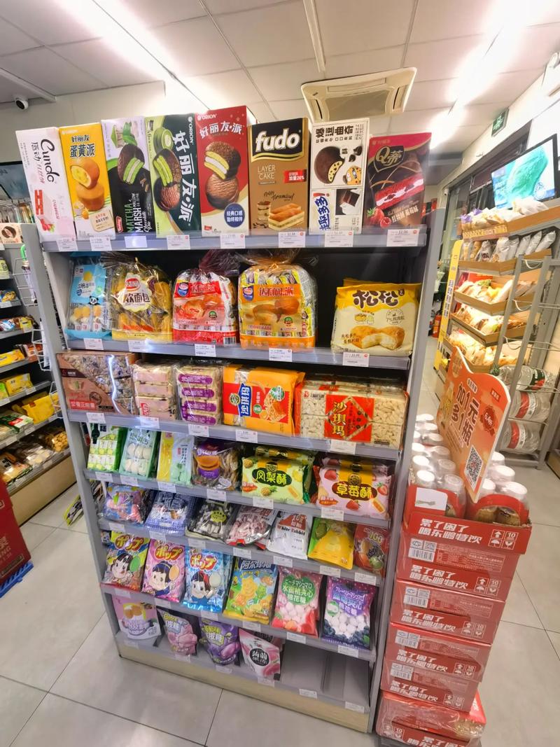 零食店的前世今生：便利店零食行业的变迁与机遇